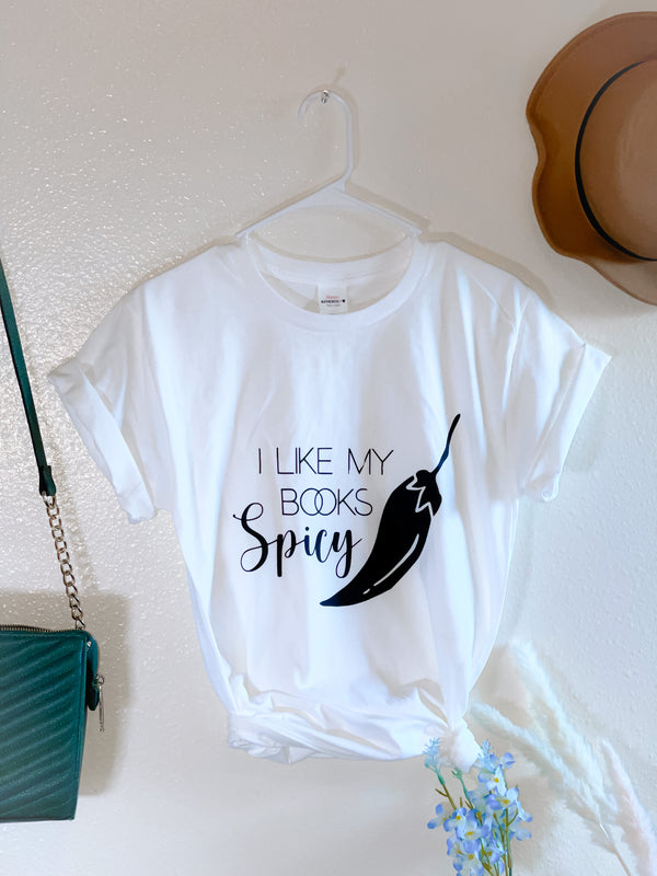 I like my books spicy Short sleeves T-shirt